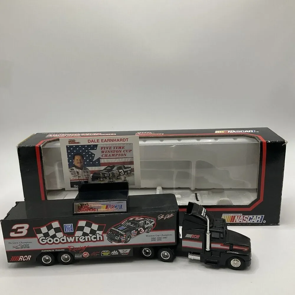 Dale Earnhardt Sr Vtg NASCAR #3 Goodwrench 1992 Team Transporter 1:64 Diecast